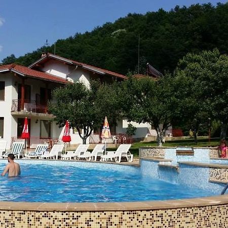 By The River Hotel Complex Balkanets  Esterno foto