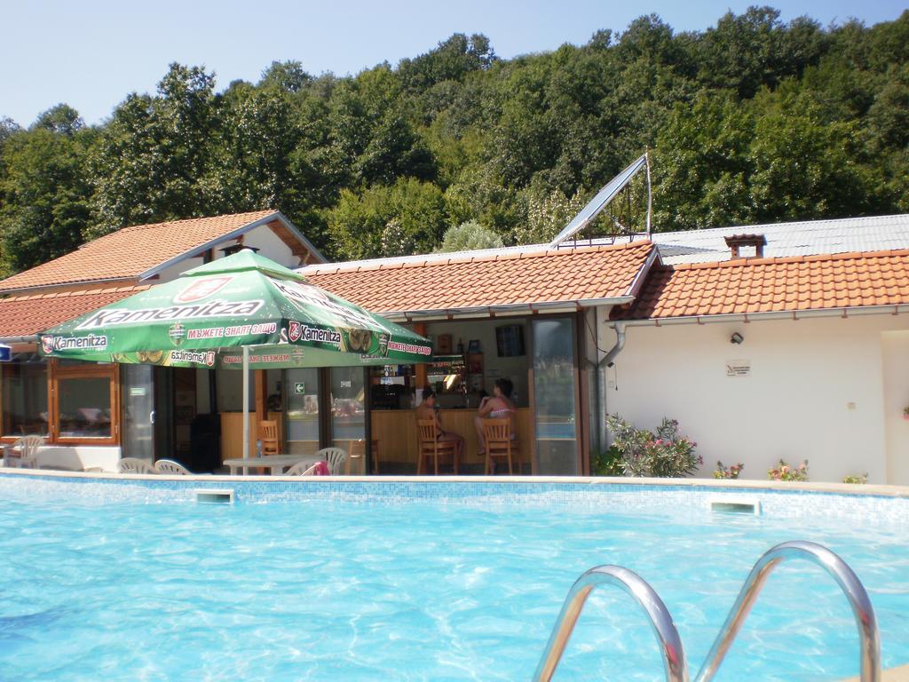 By The River Hotel Complex Balkanets  Esterno foto