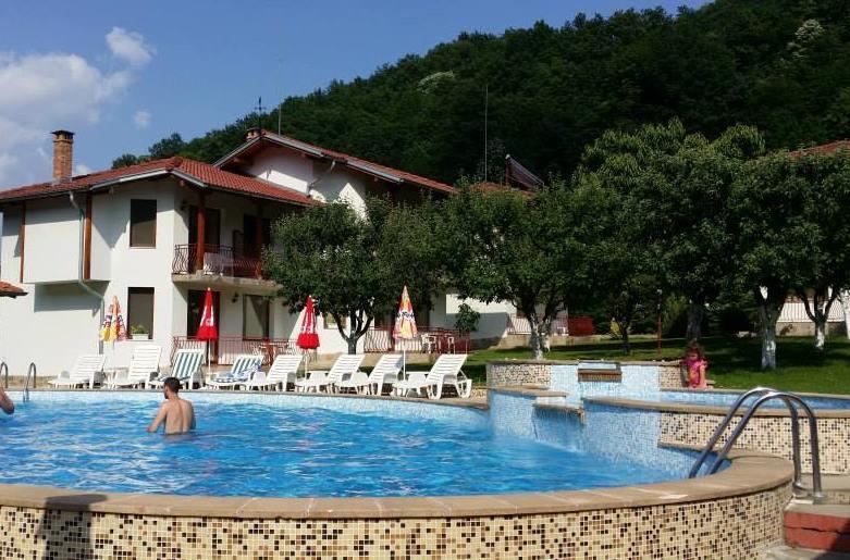 By The River Hotel Complex Balkanets  Esterno foto