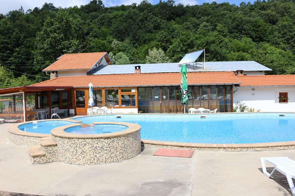 By The River Hotel Complex Balkanets  Esterno foto