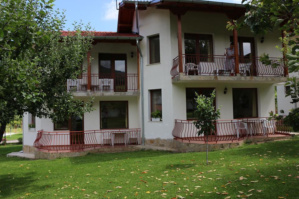 By The River Hotel Complex Balkanets  Esterno foto