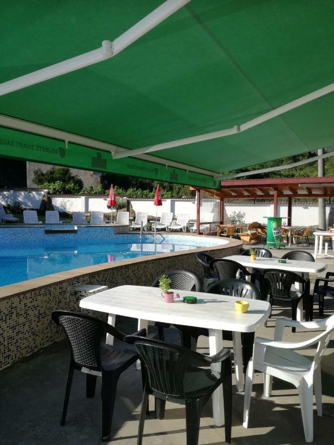 By The River Hotel Complex Balkanets  Esterno foto
