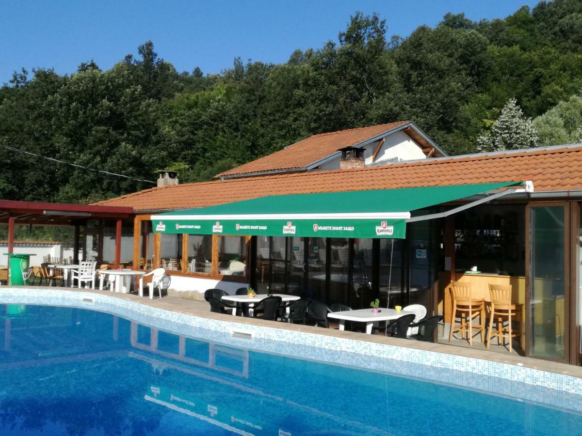 By The River Hotel Complex Balkanets  Esterno foto