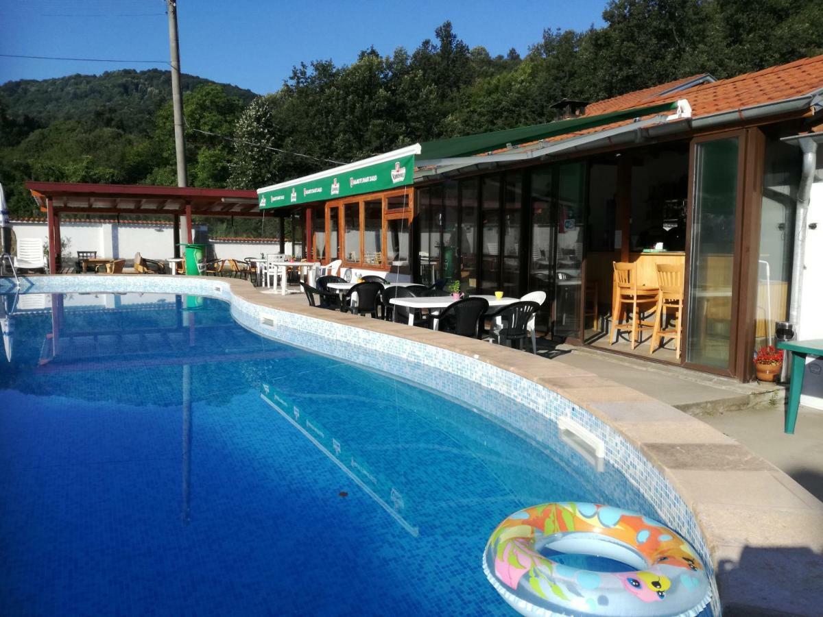 By The River Hotel Complex Balkanets  Esterno foto