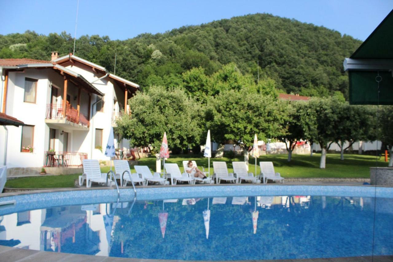 By The River Hotel Complex Balkanets  Esterno foto