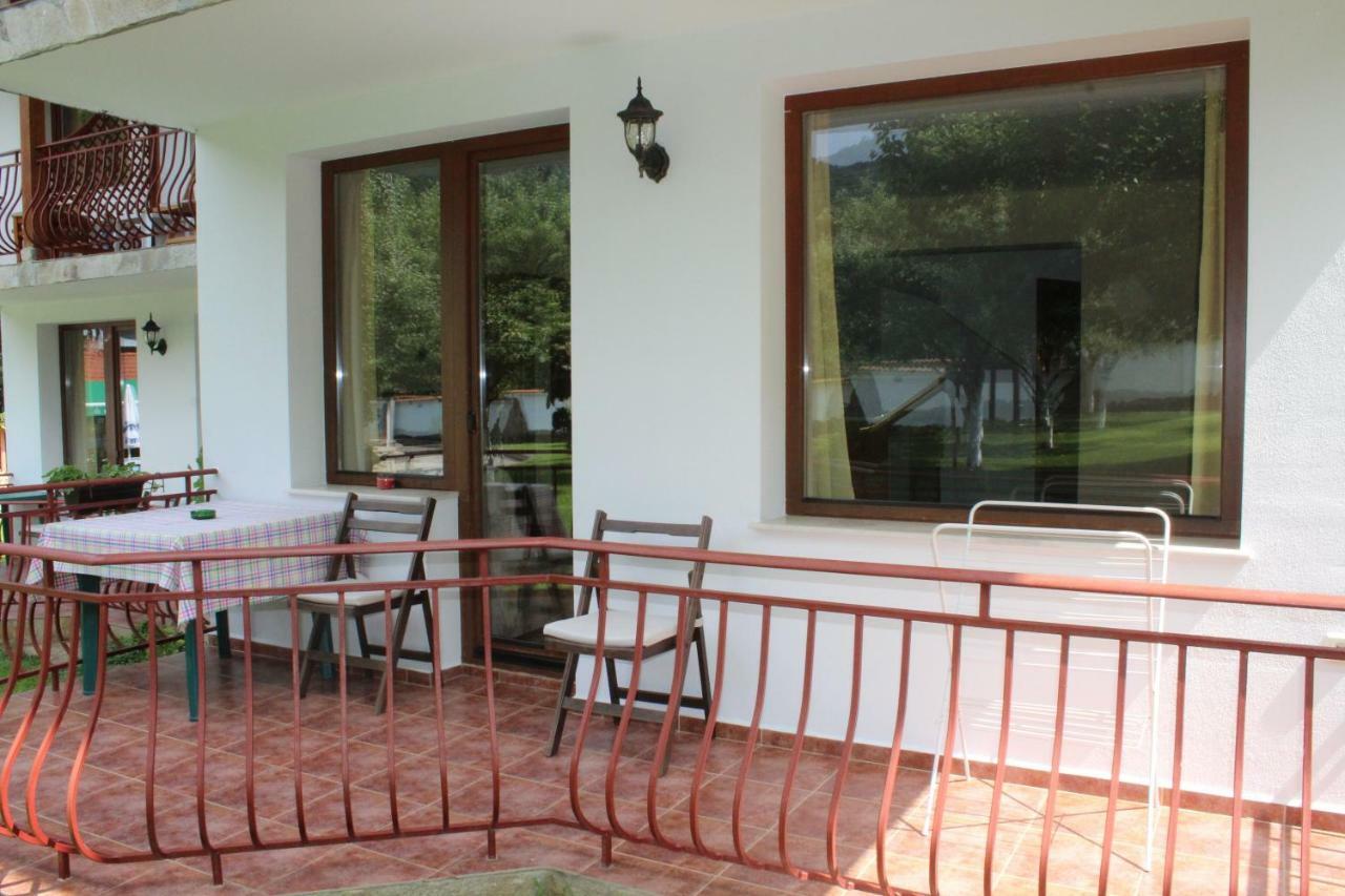 By The River Hotel Complex Balkanets  Esterno foto