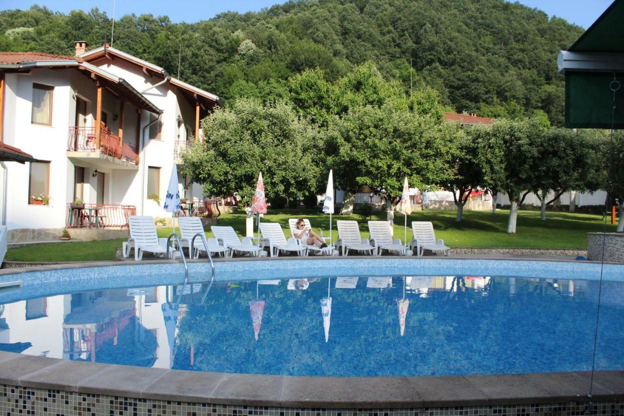By The River Hotel Complex Balkanets  Esterno foto