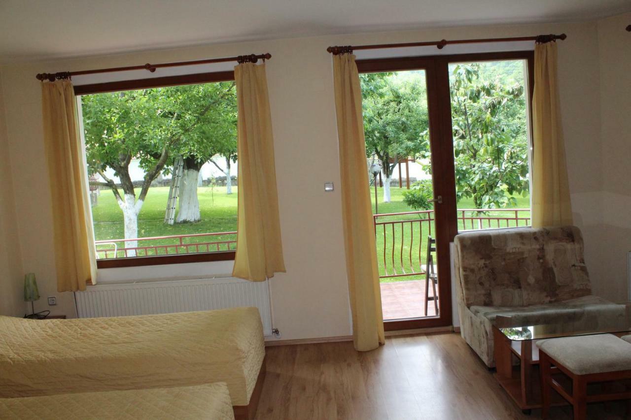 By The River Hotel Complex Balkanets  Esterno foto