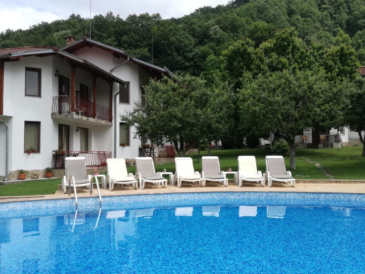 By The River Hotel Complex Balkanets  Esterno foto